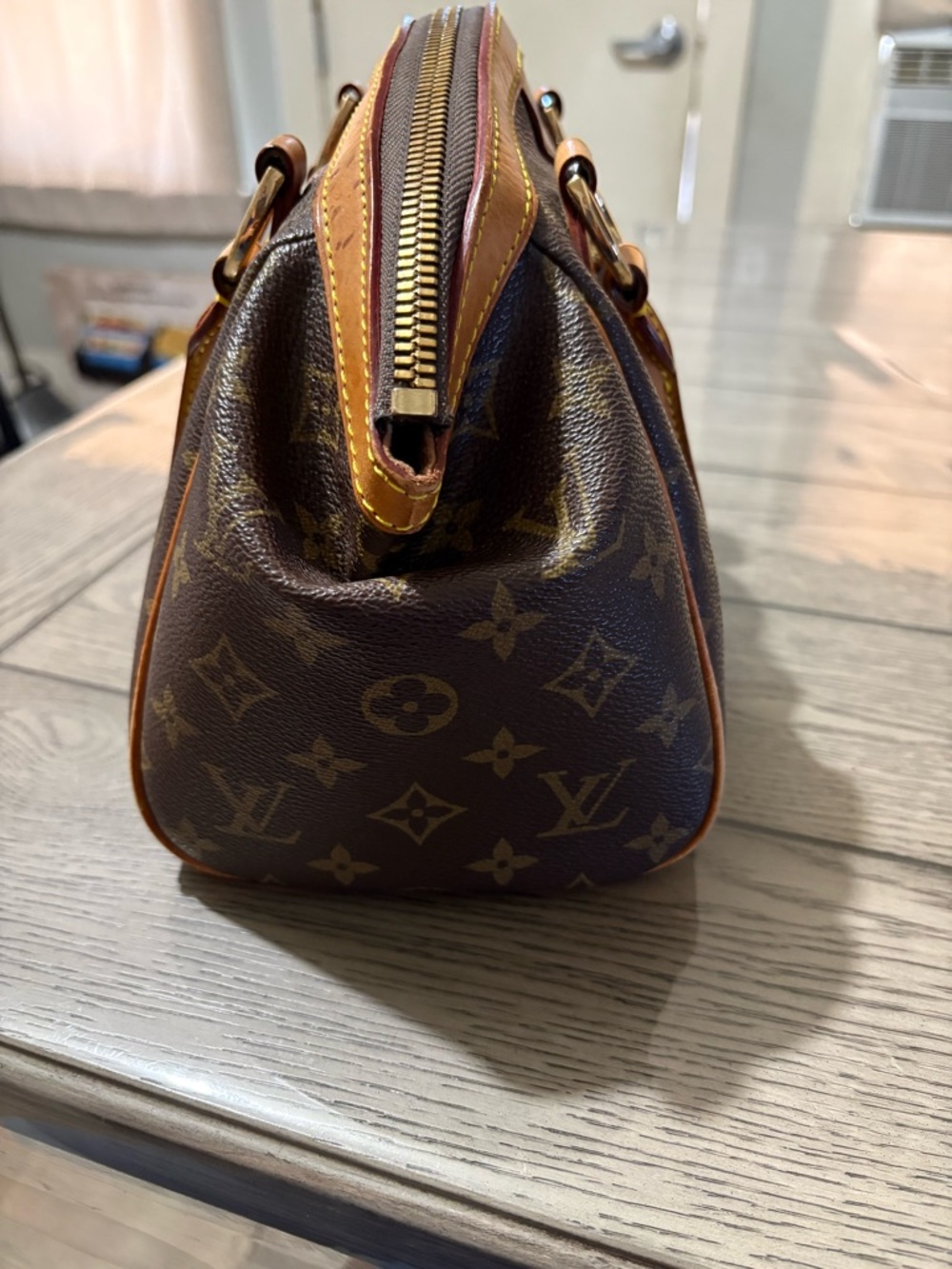 Handbag - Picture 4 of 5